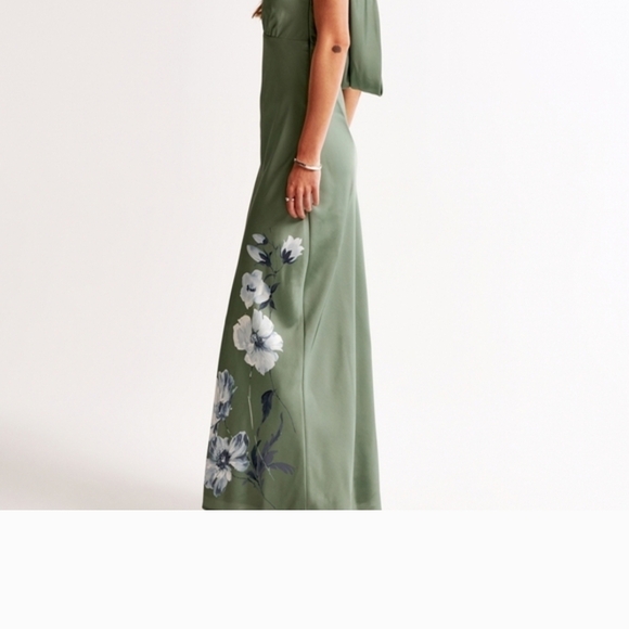 Abercrombie & Fitch Sage Green Maxi Dress with Side Floral Detail - Picture 3 of 6